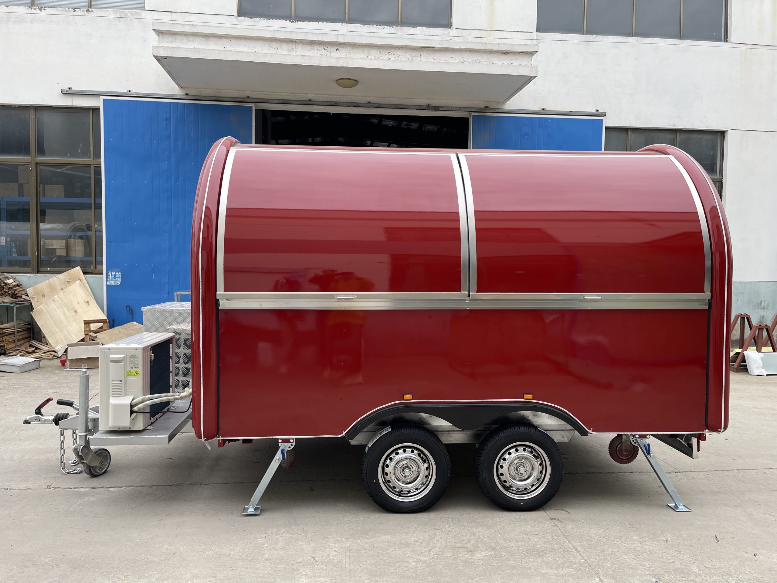 REMORQUE FOOD-TRUCK DOUBLE ESSIEUX 900KG 4.8M 2021 – Image 2